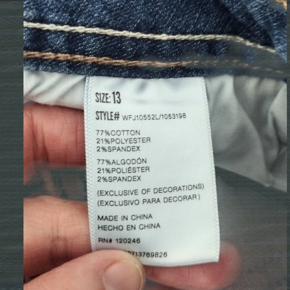 Juniors Wallflower Blue Denim Cuffed Shorts Size 13 - Picture 4 of 4